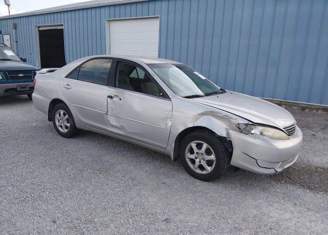 2005 TOYOTA Camry