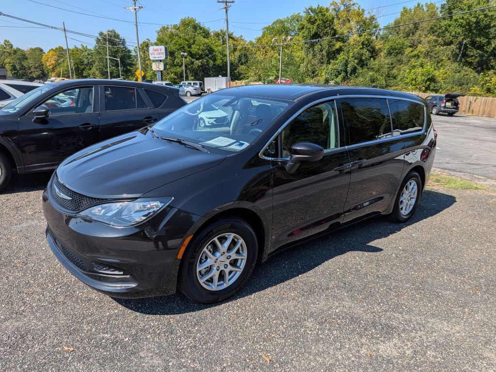 2021 CHRYSLER Voyager