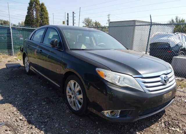 2011 TOYOTA Avalon