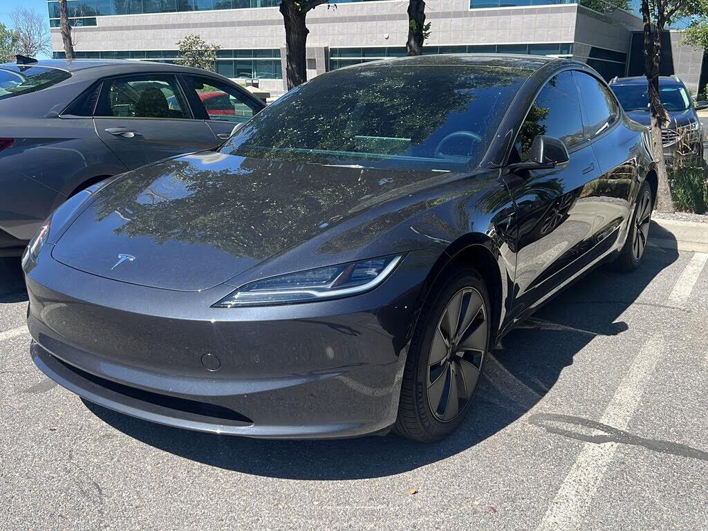 2025 TESLA Model 3