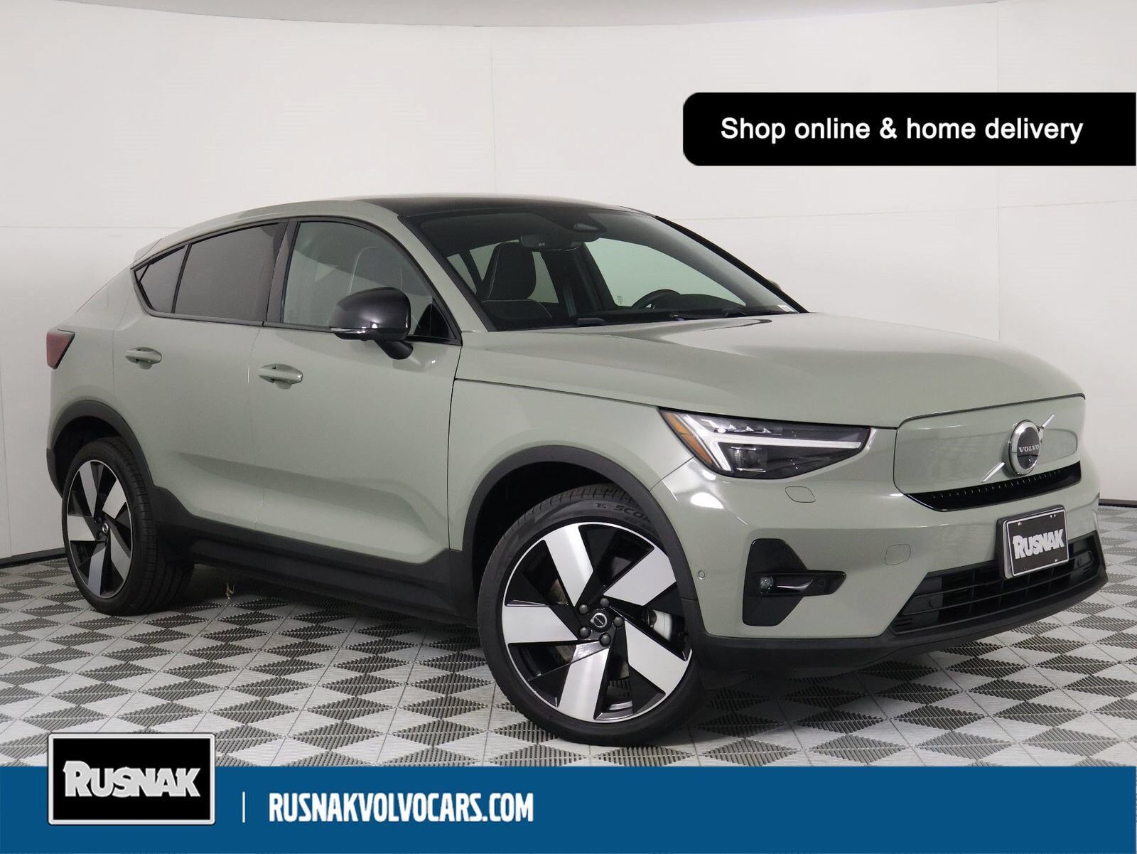 2023 VOLVO C40