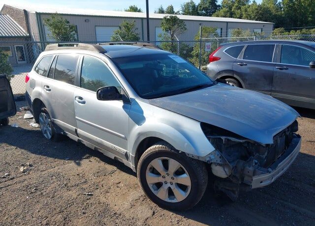 2011 SUBARU Outback