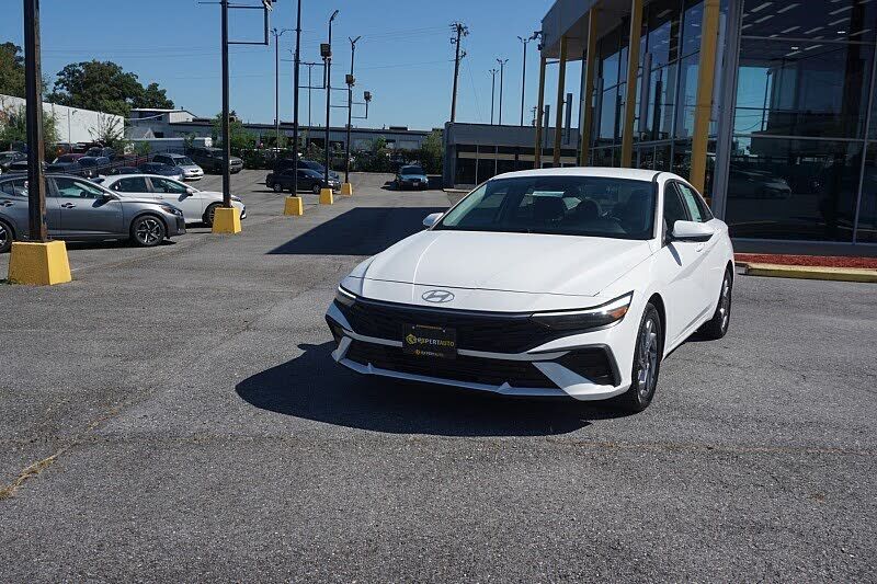 2024 HYUNDAI Elantra