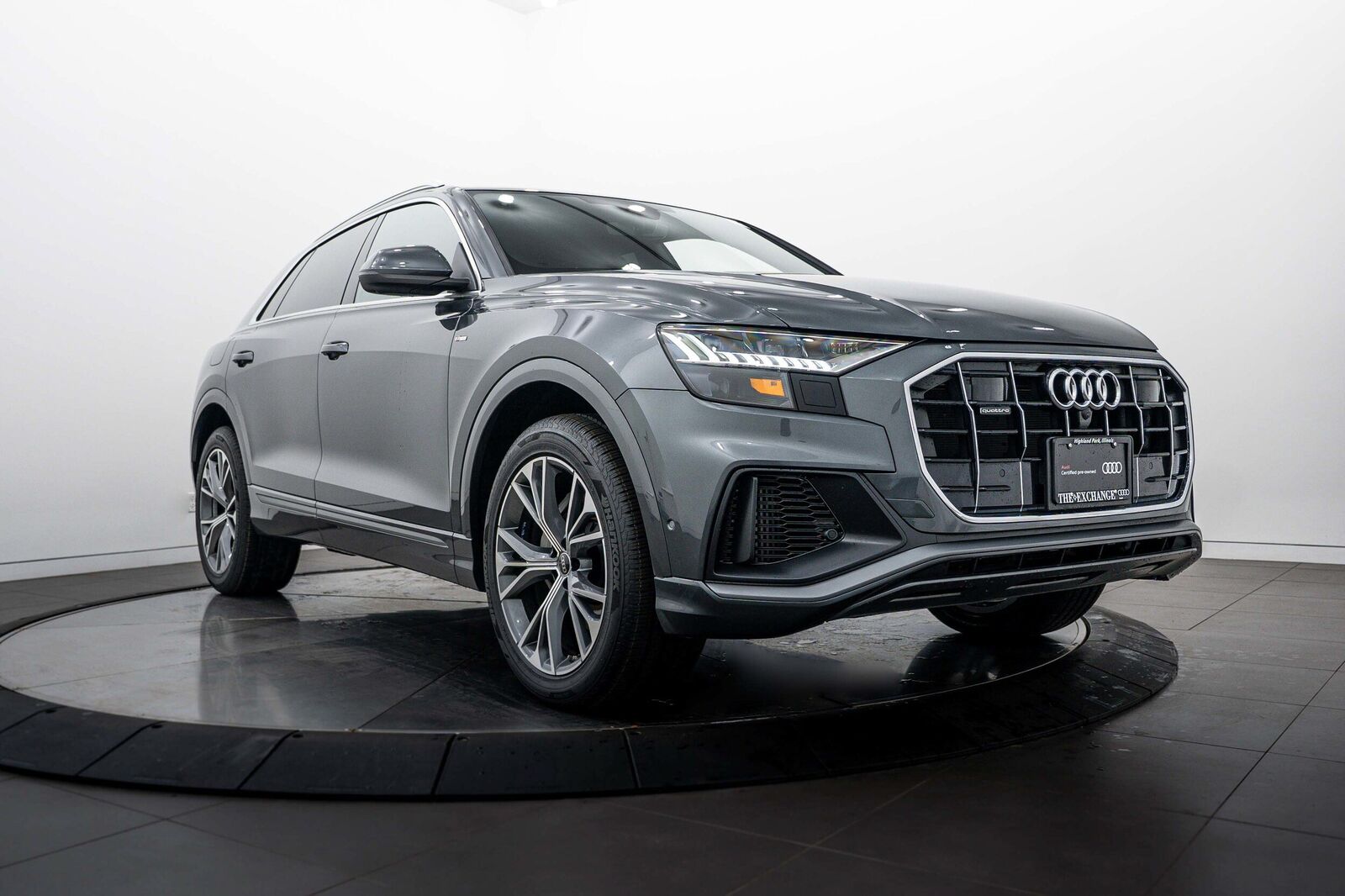 2023 AUDI Q8