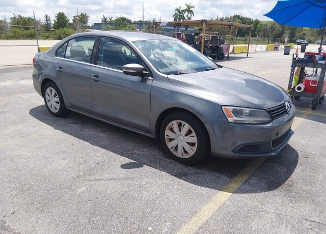 2013 VOLKSWAGEN Jetta