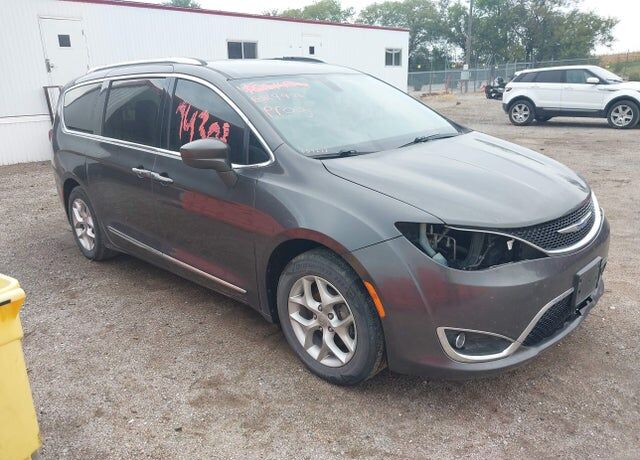 2019 CHRYSLER Pacifica