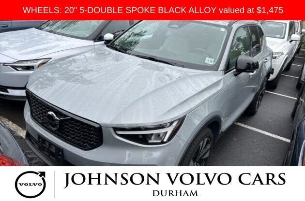 2024 VOLVO XC40