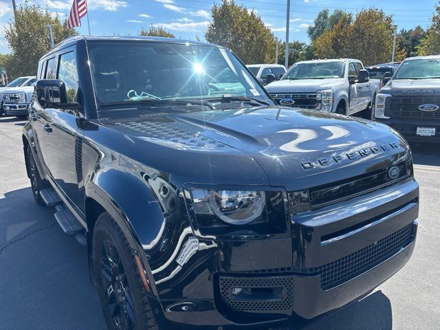 2025 LAND ROVER Defender