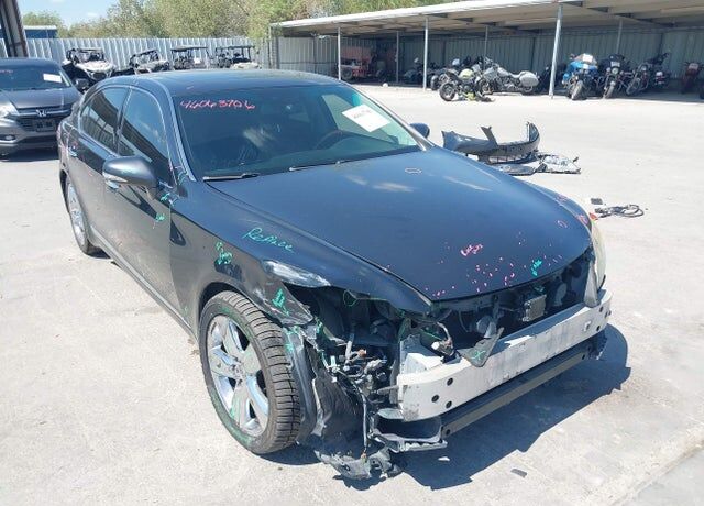 2010 LEXUS LS