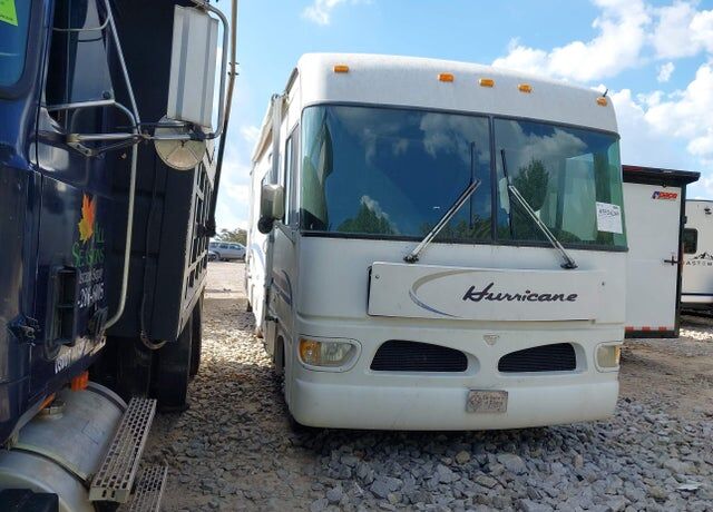 2000 WORKHORSE 1 Ton Nominal