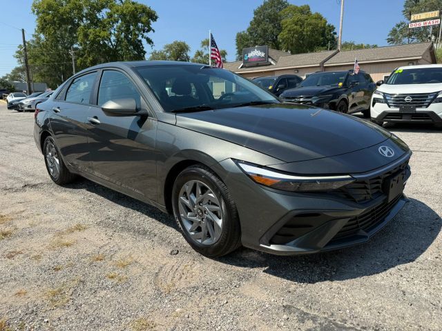 2024 HYUNDAI Elantra