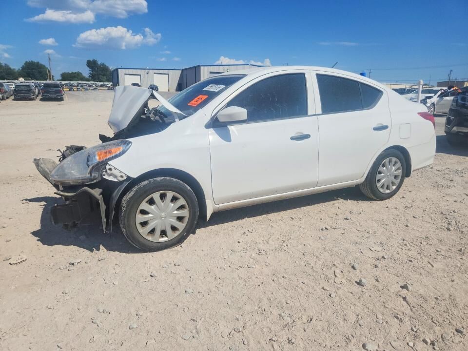 2019 NISSAN Versa