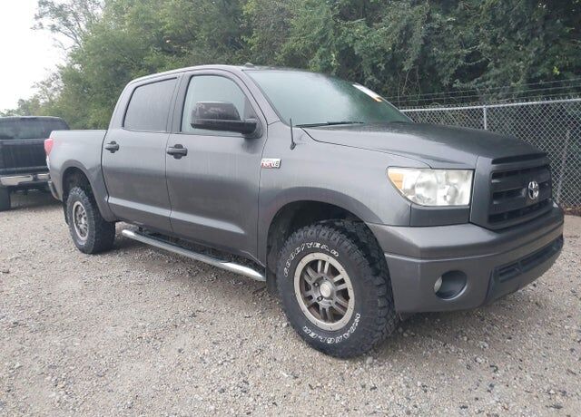 2011 TOYOTA Tundra