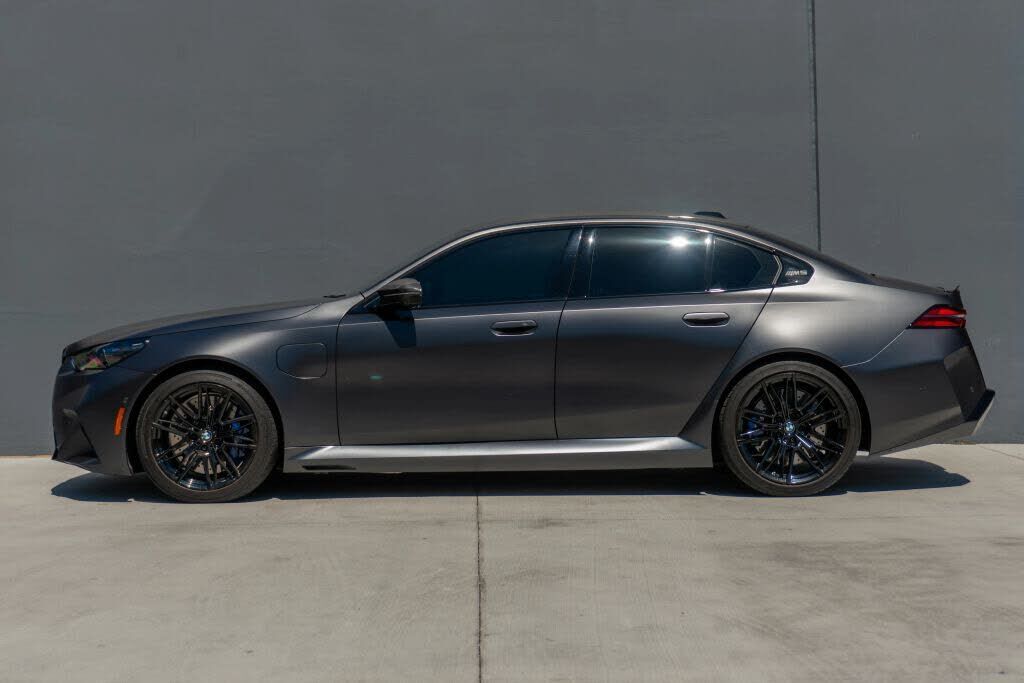 2025 BMW M5