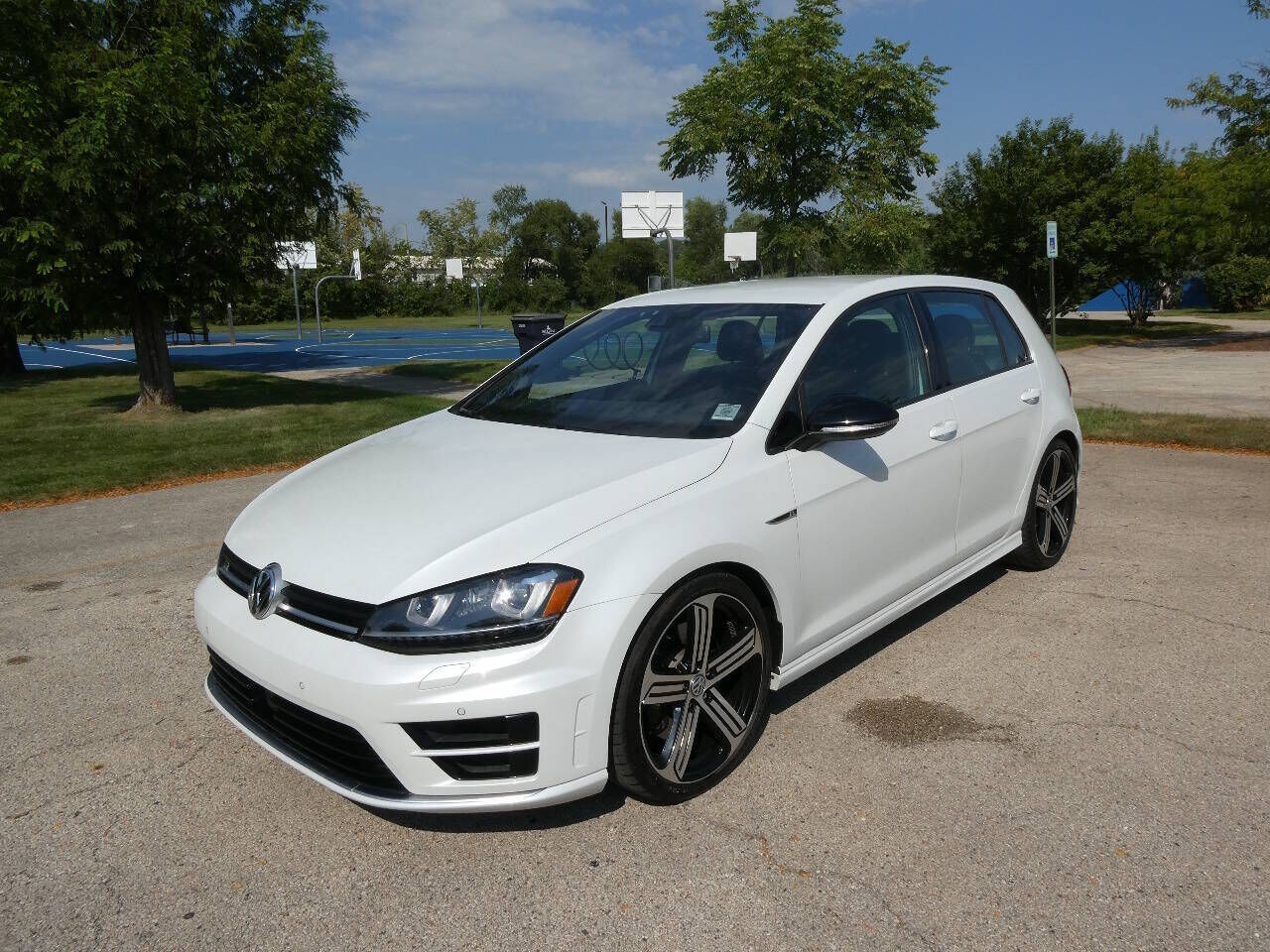 2016 VOLKSWAGEN Golf R