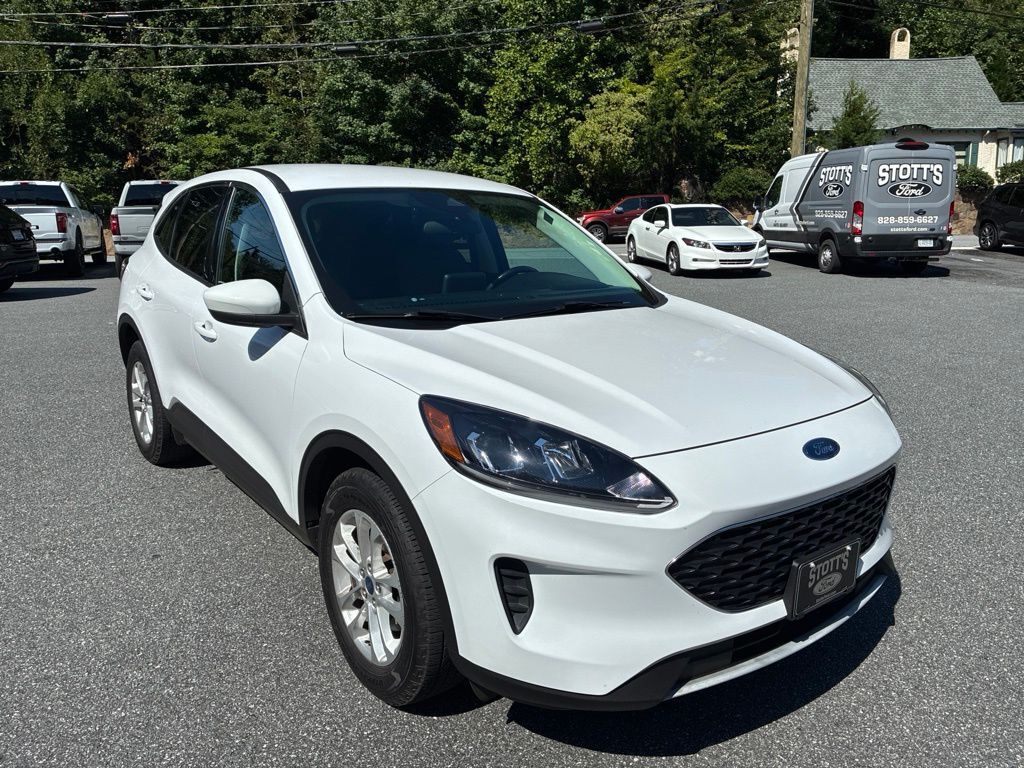 2021 FORD Escape