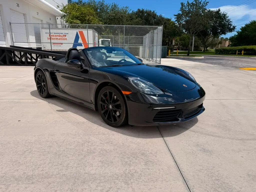 2019 PORSCHE 718