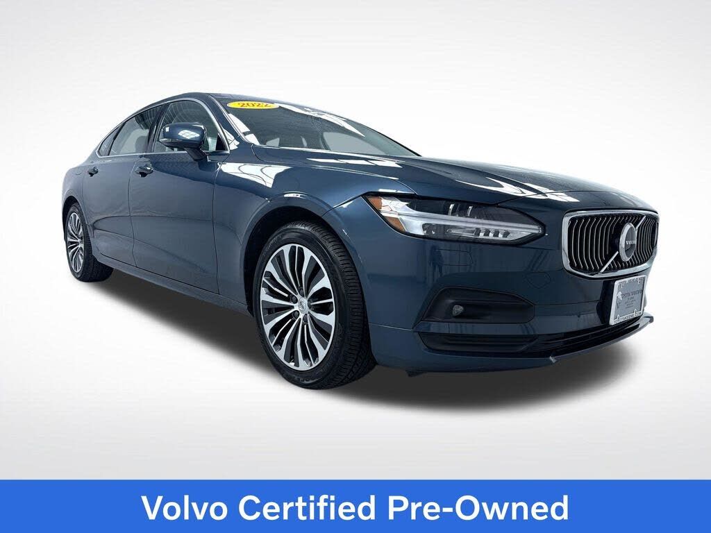 2022 VOLVO S90