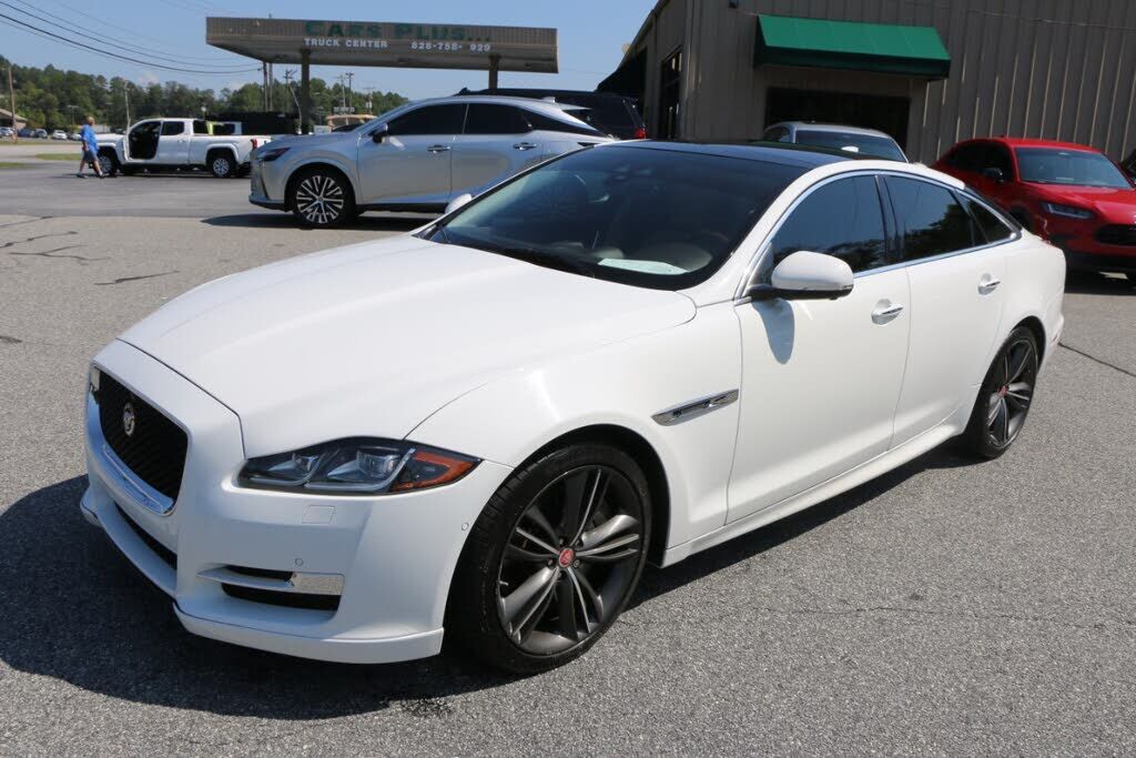 2018 JAGUAR XJ