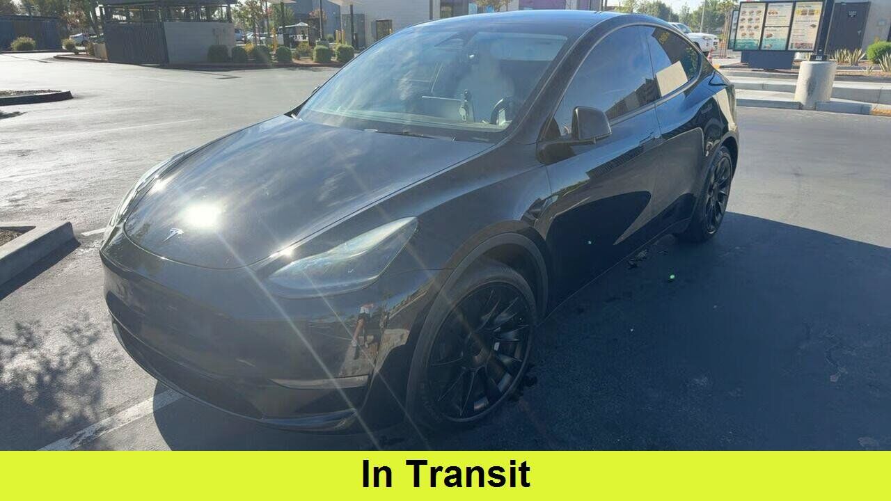 2024 TESLA Model Y