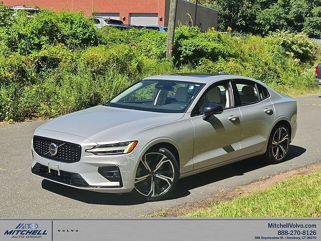 2025 VOLVO S60