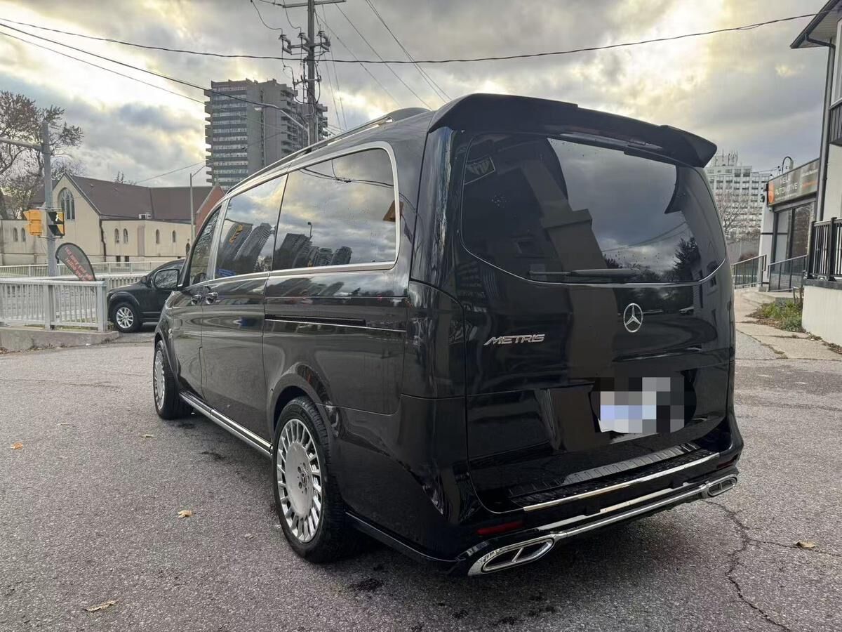 2023 Mercedes-Benz METRIS