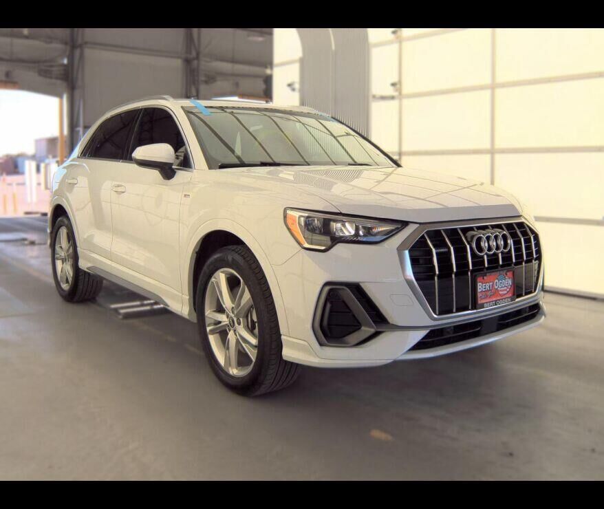 2022 AUDI Q3