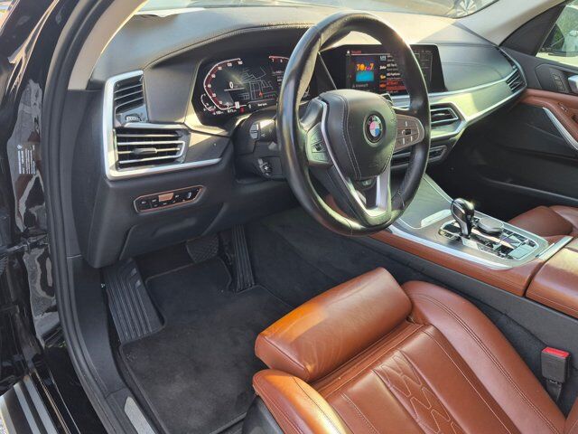 2022 BMW X7
