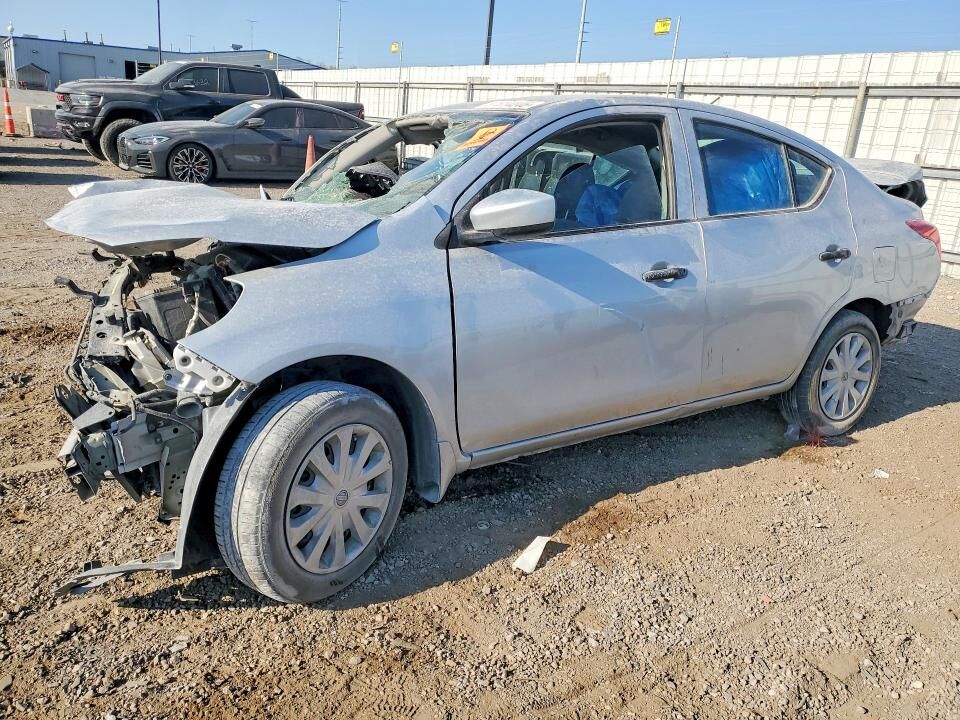2018 NISSAN Versa