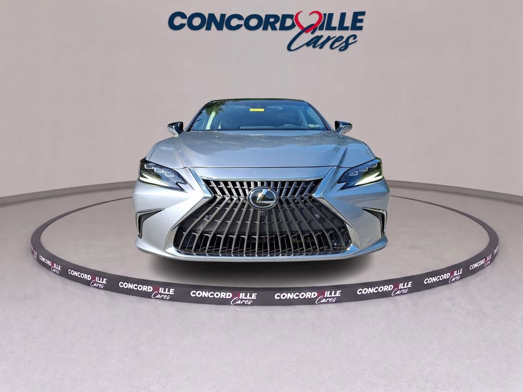 2025 Lexus ES
