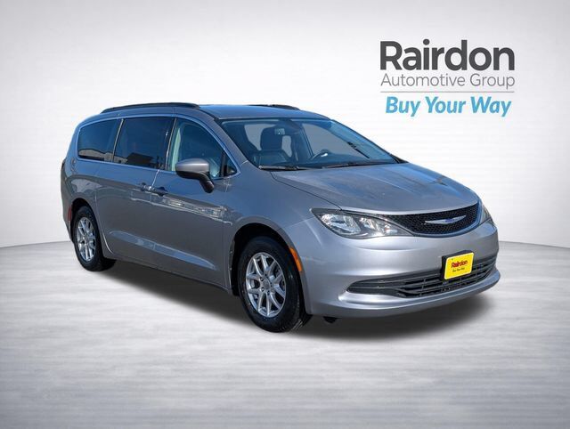 2020 CHRYSLER Voyager