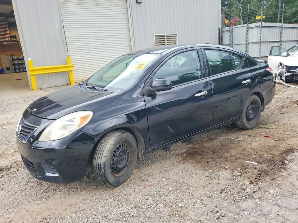 2014 NISSAN Versa