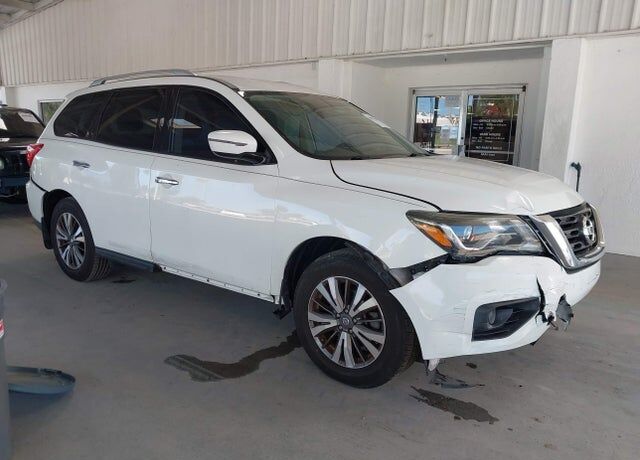 2017 NISSAN Pathfinder