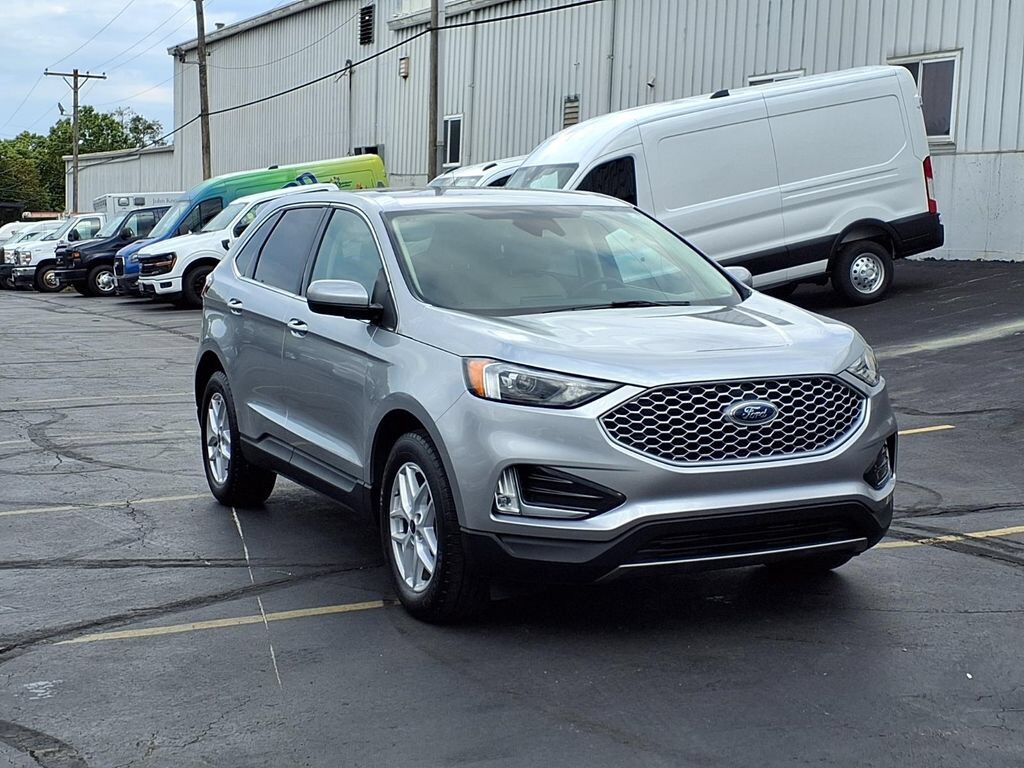 2023 FORD Edge