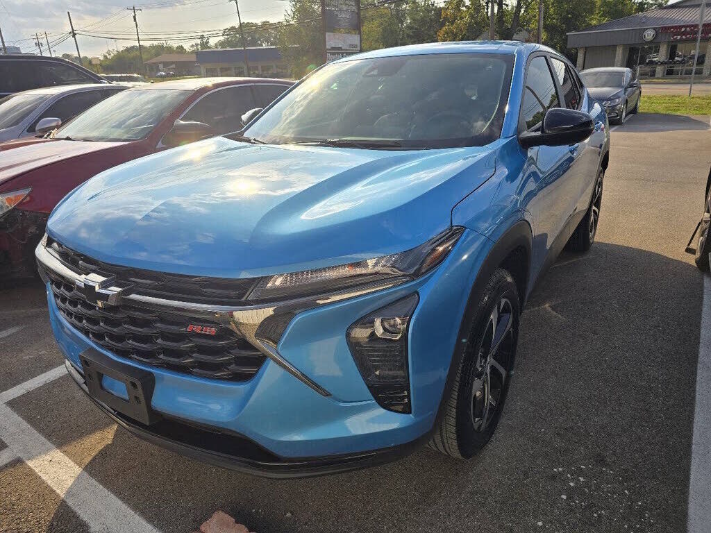 2025 CHEVROLET Trax