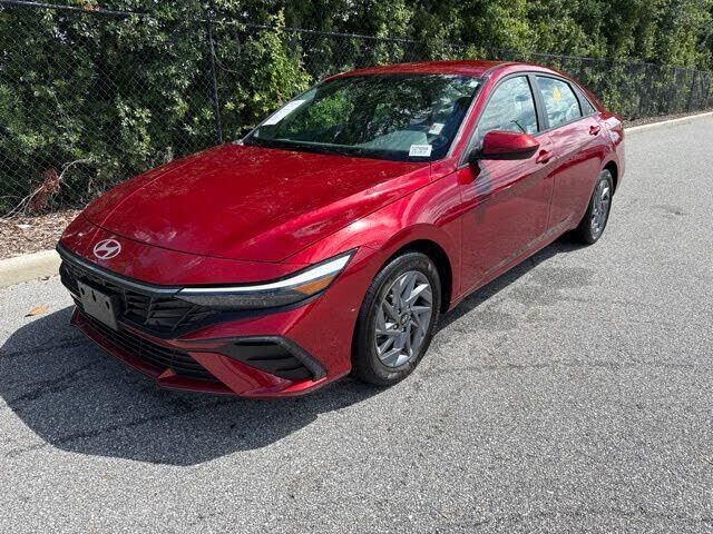2024 HYUNDAI Elantra