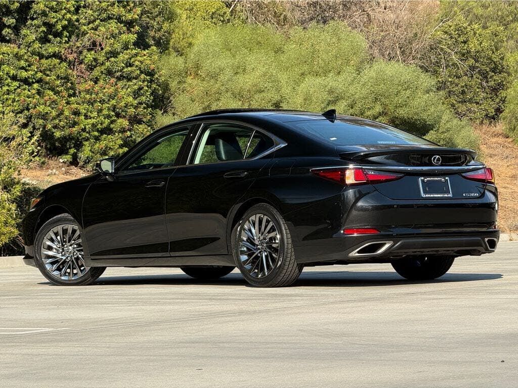 2025 Lexus ES