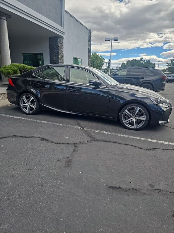 2018 Lexus IS