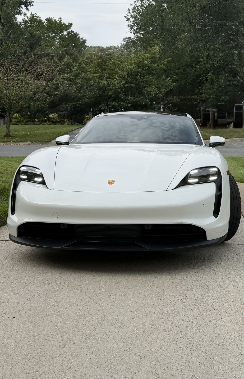 2023 PORSCHE Taycan