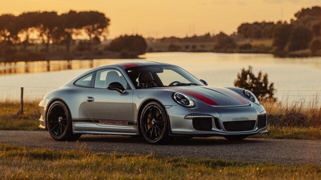 2016 PORSCHE 911