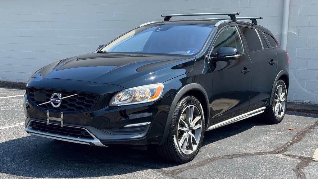 2016 VOLVO V60CC