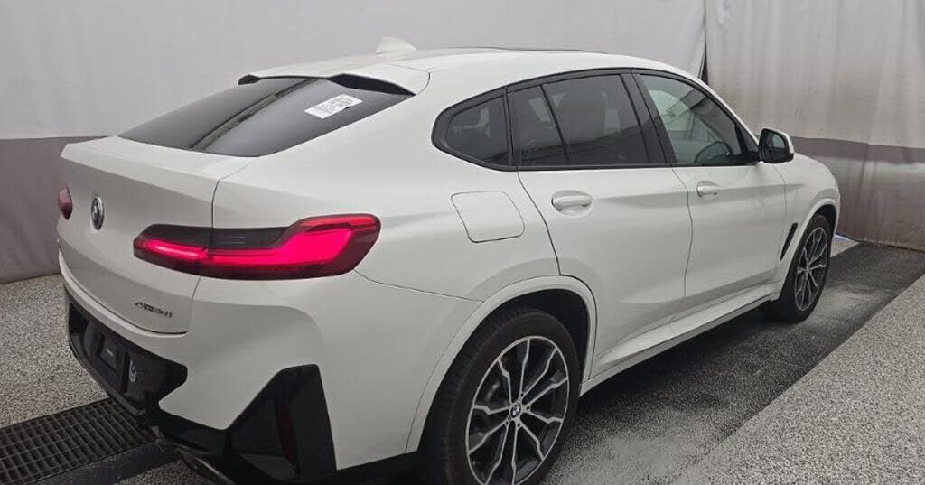 2022 BMW X4