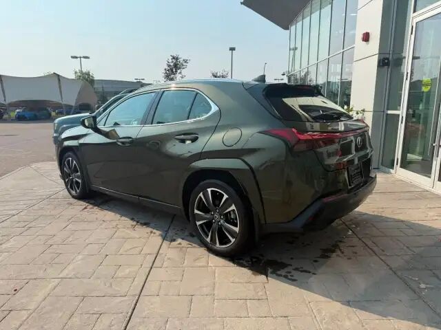 2025 Lexus UX