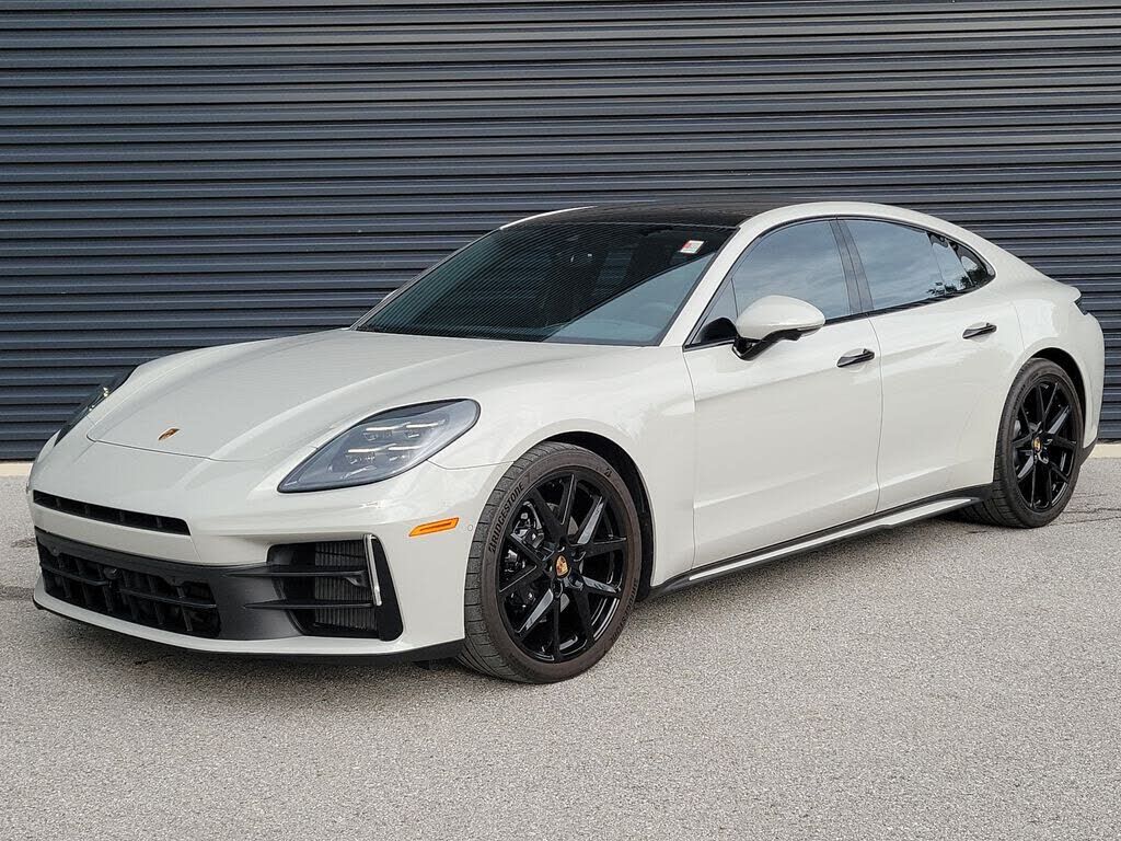 2024 PORSCHE Panamera