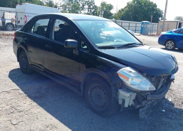 2011 NISSAN Versa