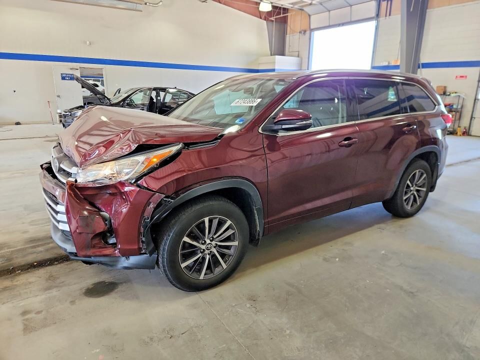 2017 TOYOTA Highlander