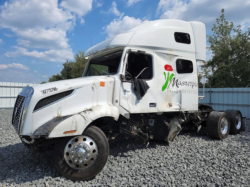 2022 VOLVO TRUCK VNL