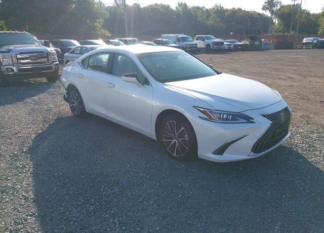 2024 LEXUS ES