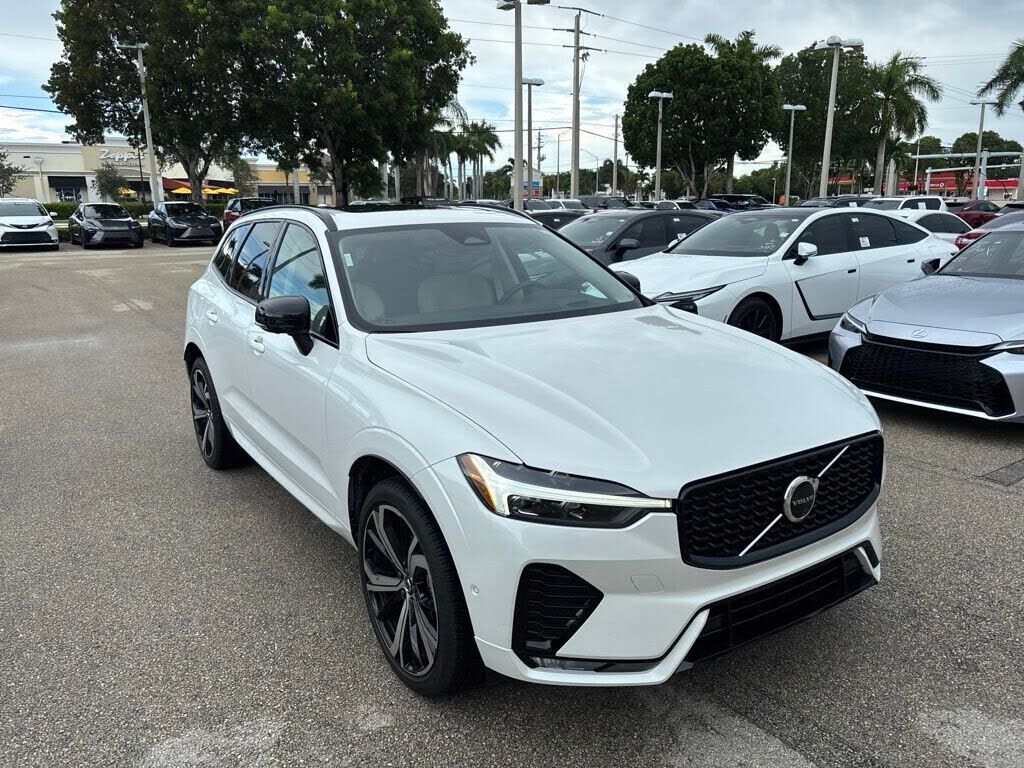 2025 VOLVO XC60