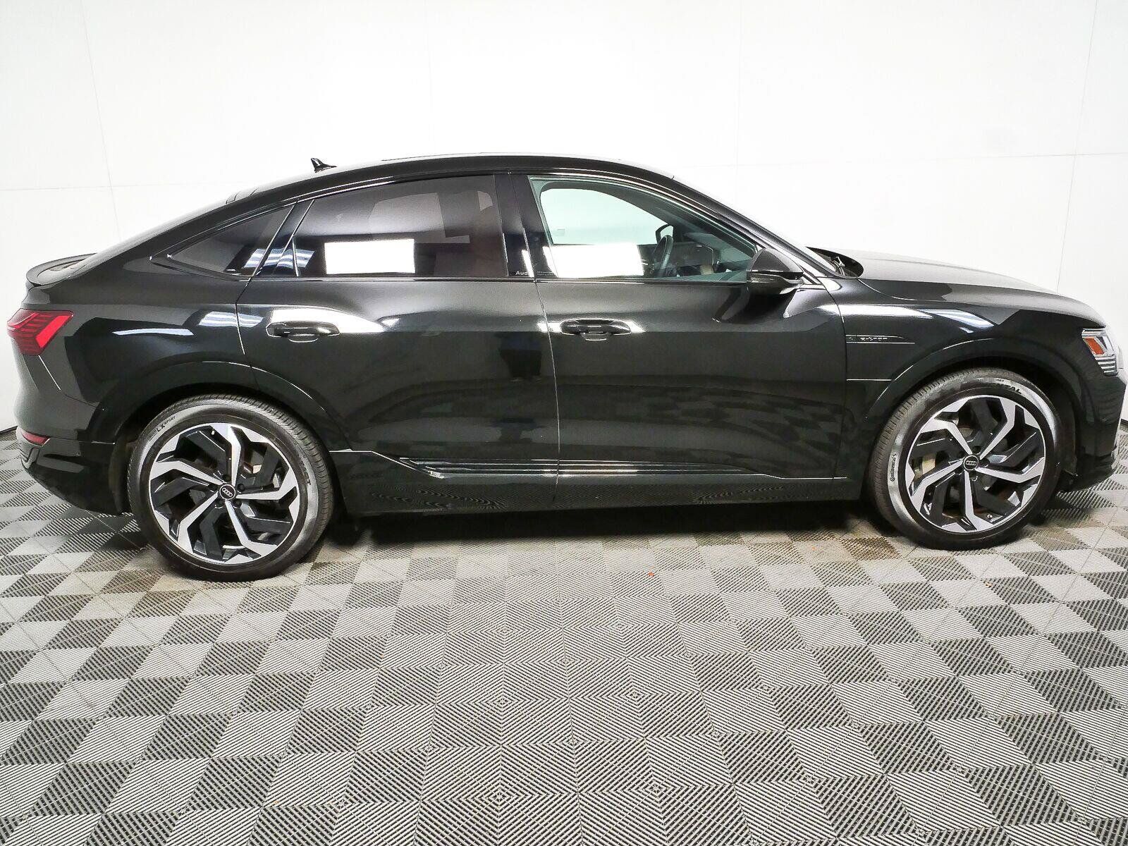 2024 Audi Q8
